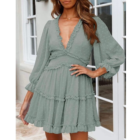 ✦NWT Ruffled Emerald Dress✦ - Picture 1 of 5